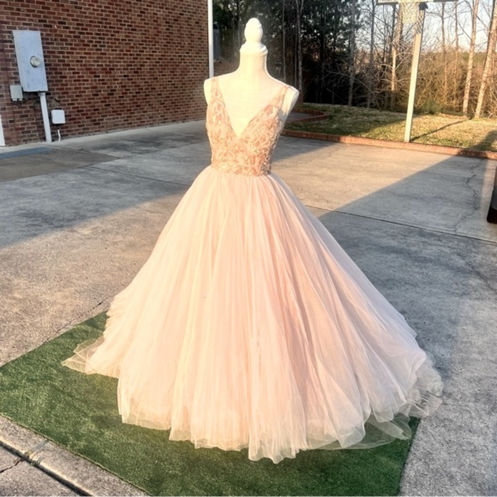 Elegant Wedding, Prom or Pageant dress.